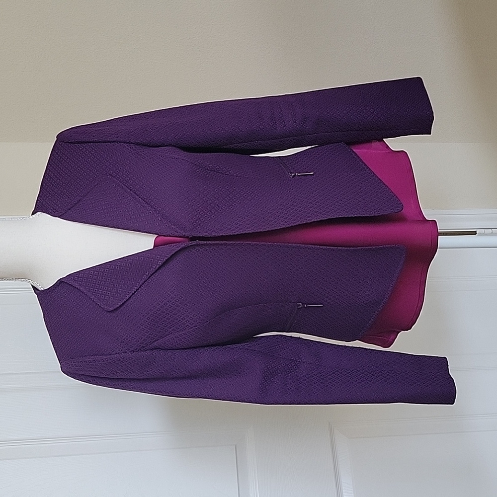 Tahari blazer